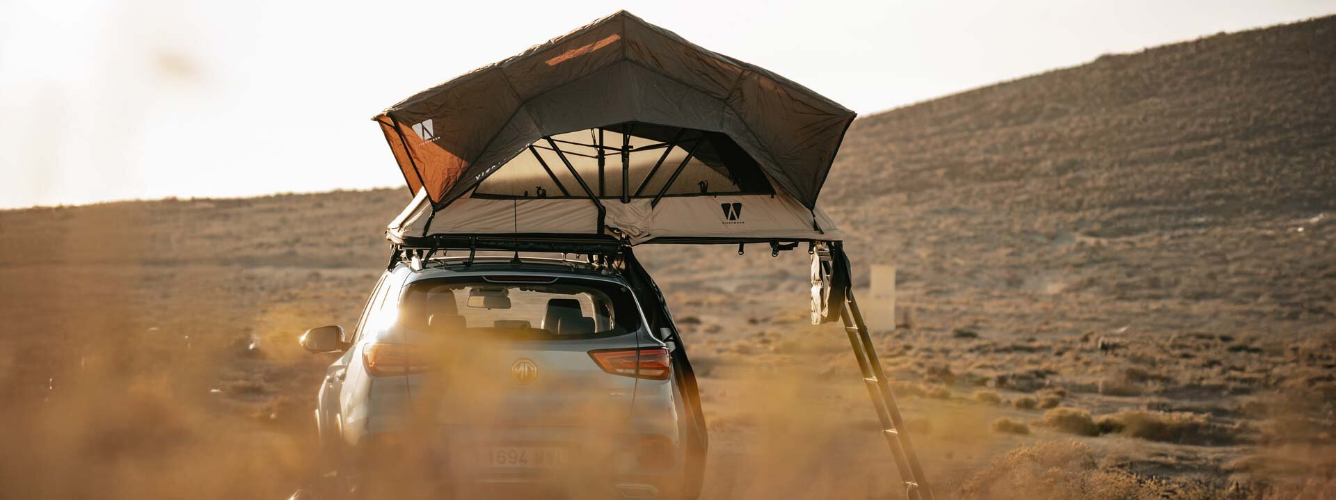 Rooftent on small car