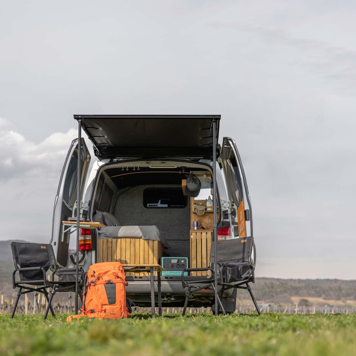 Rear awning in 140 or 160 cm.