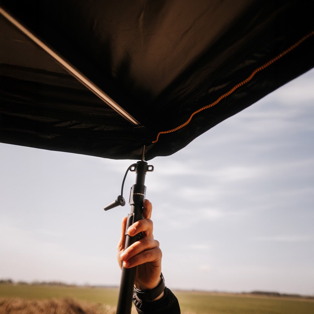 Telescopic poles are included.