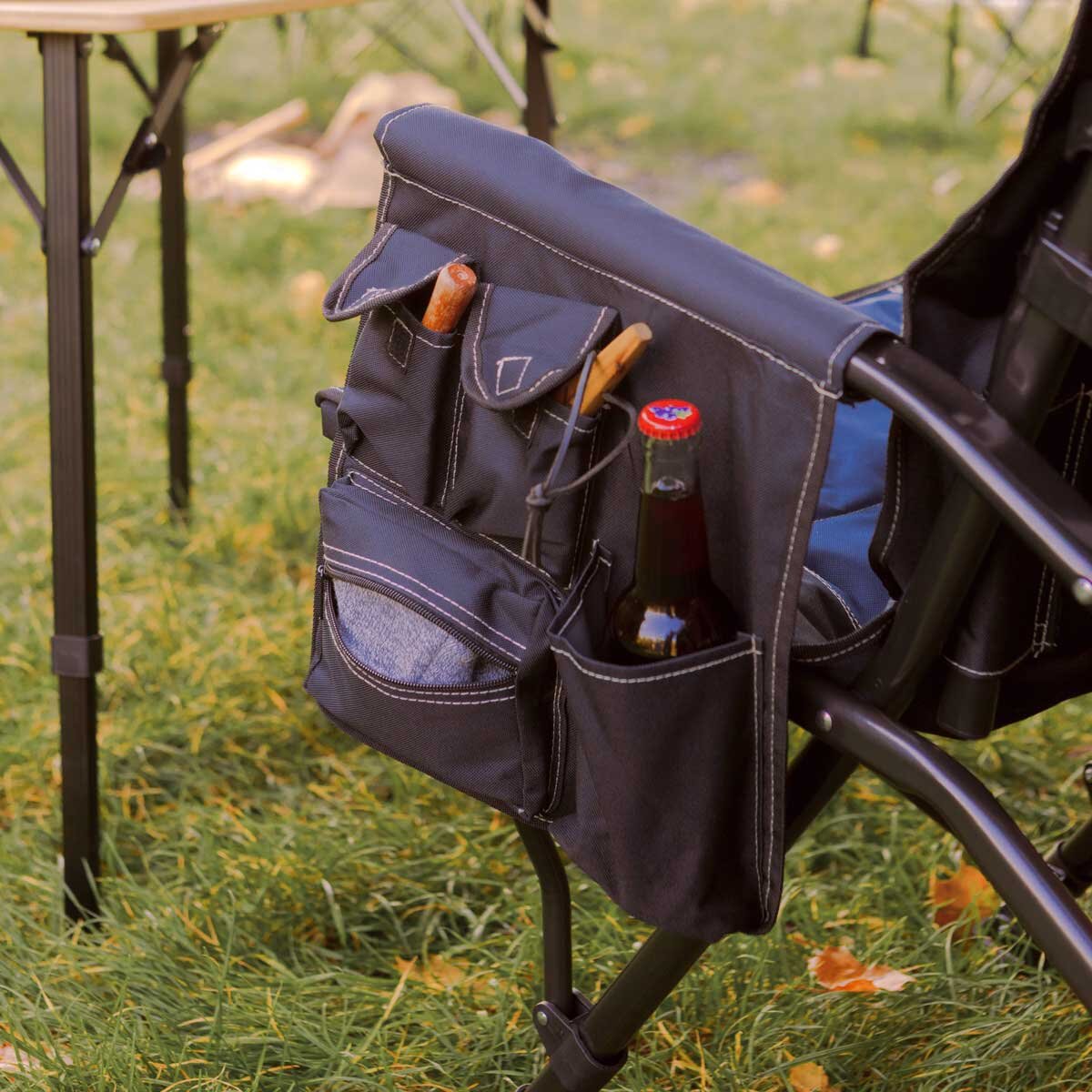 Organizerf�cher an Armlehne des CAMP SUMMIT.